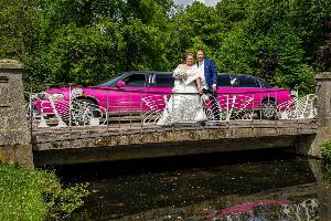 2_five_star_limo_roze-limo-huren